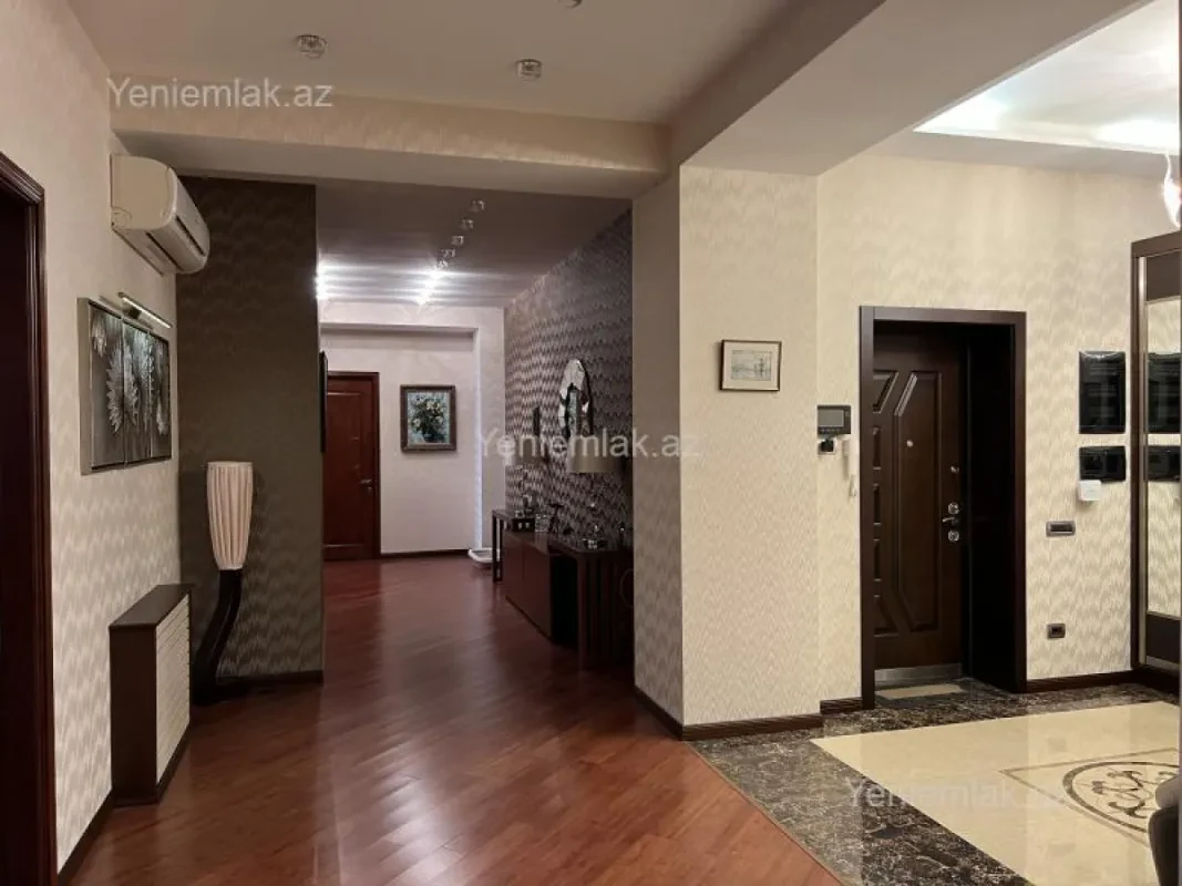 Satılır 6 otaqlı yeni tikili 371 m²