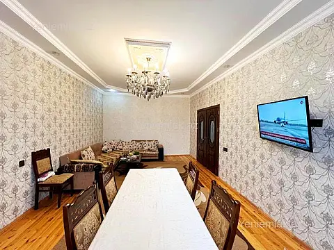 Satılır 6 otaqlı həyət evi 250 m²