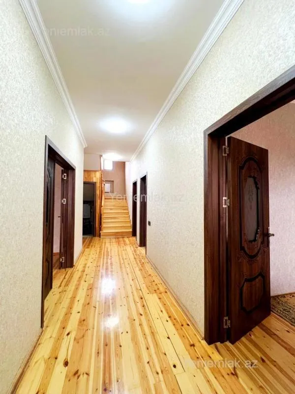 Satılır 6 otaqlı həyət evi 250 m²