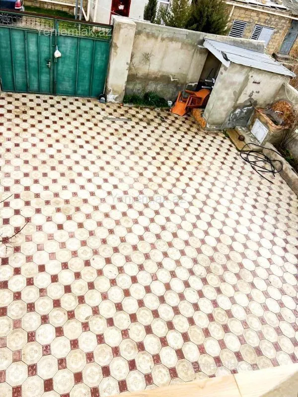 Satılır 6 otaqlı həyət evi 250 m²