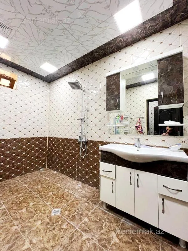 Satılır 6 otaqlı həyət evi 250 m²