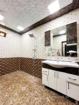 Satılır 6 otaqlı həyət evi 250 m²