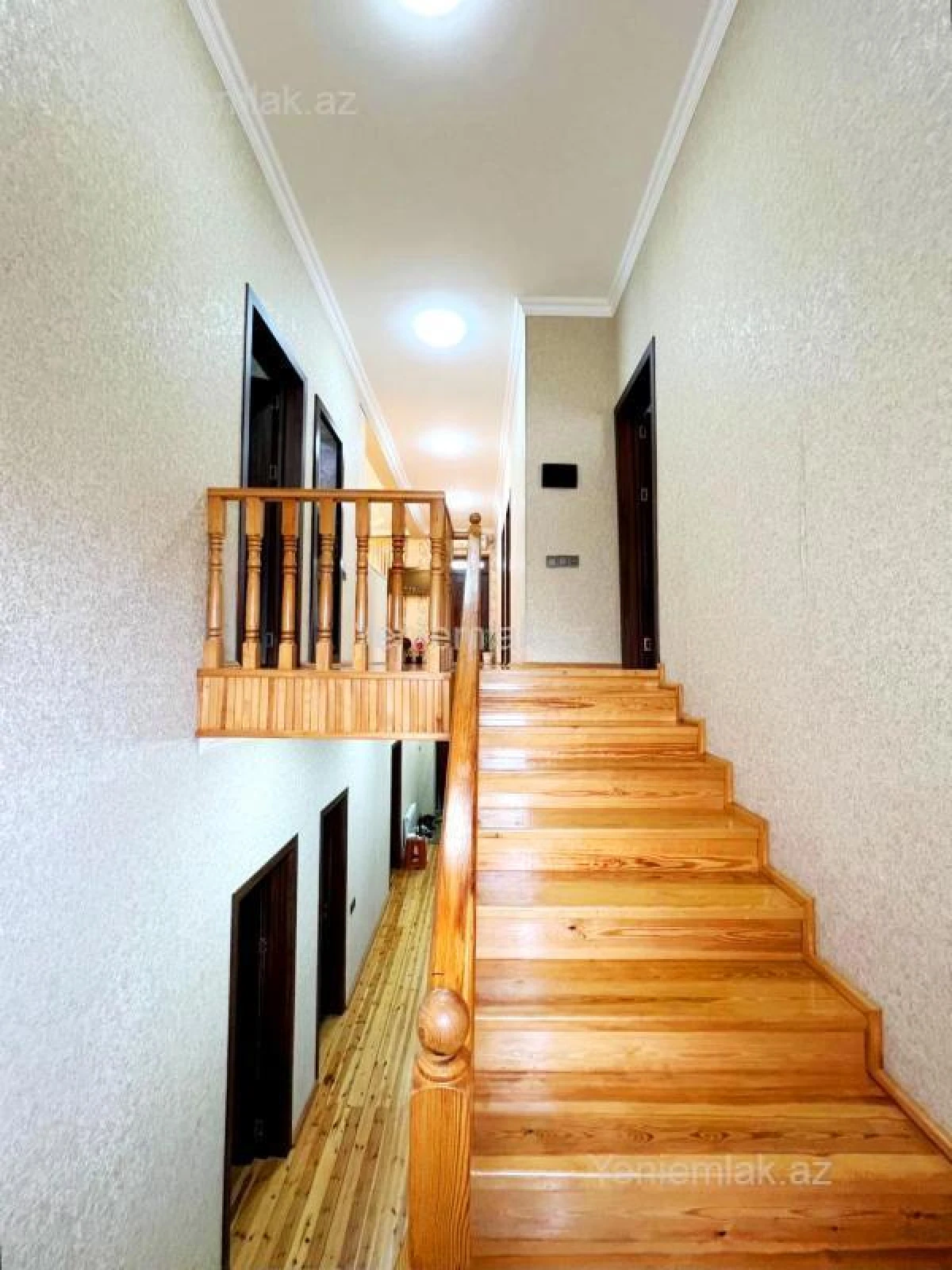 Satılır 6 otaqlı həyət evi 250 m²