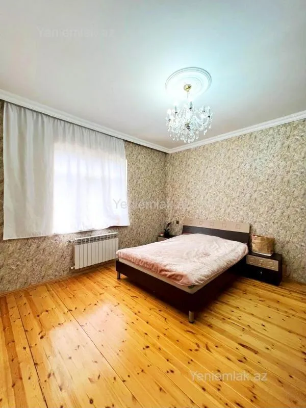 Satılır 6 otaqlı həyət evi 250 m²