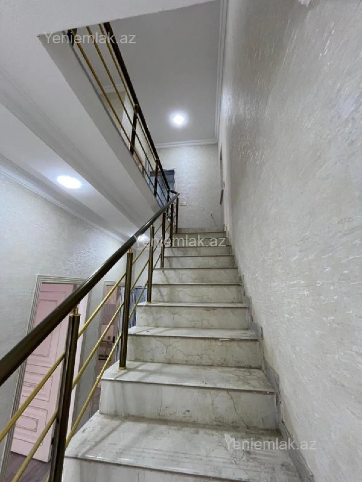 Satılır 4 otaqlı həyət evi 100 m²