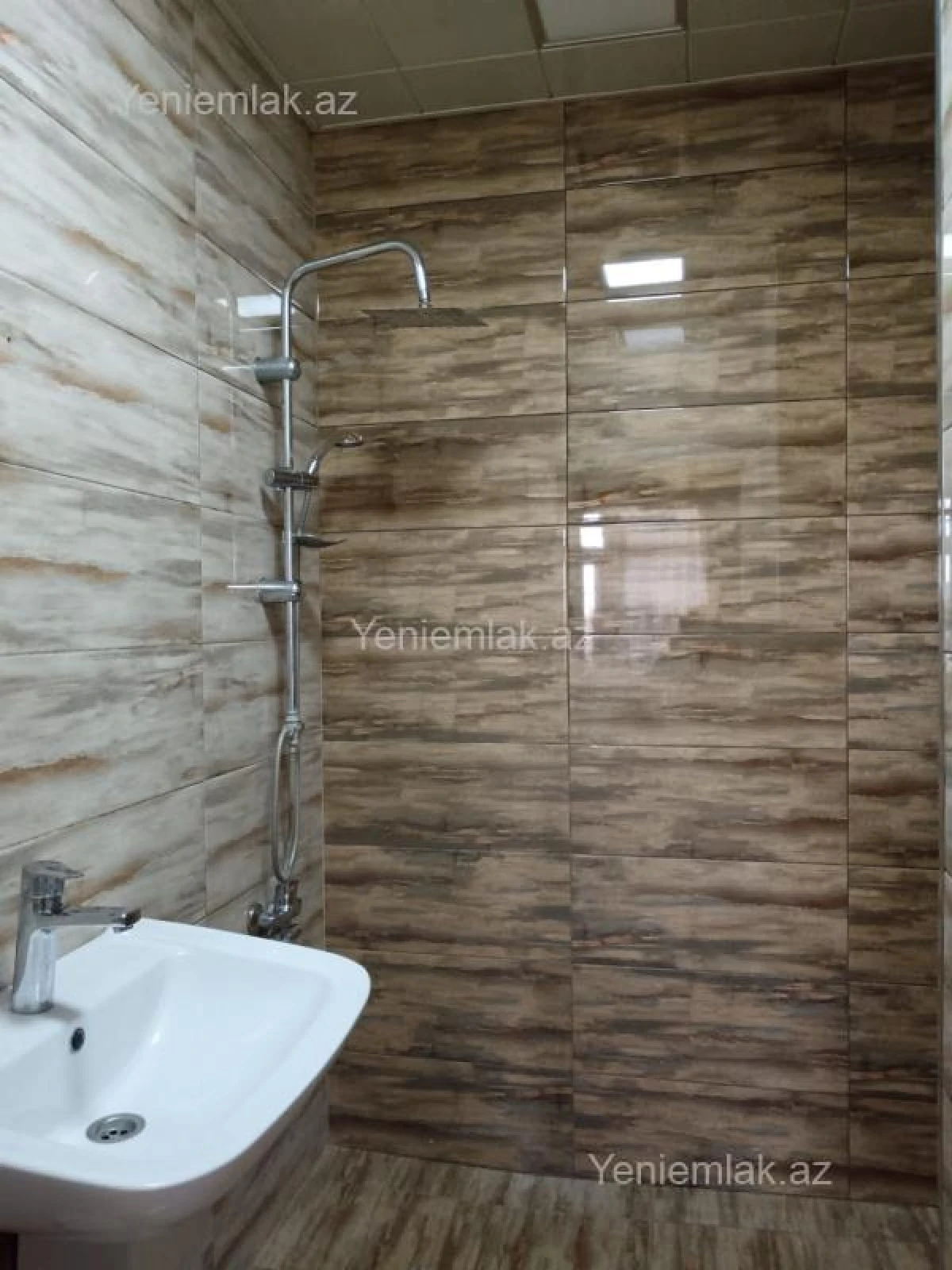 Satılır 2 otaqlı yeni tikili 75 m²