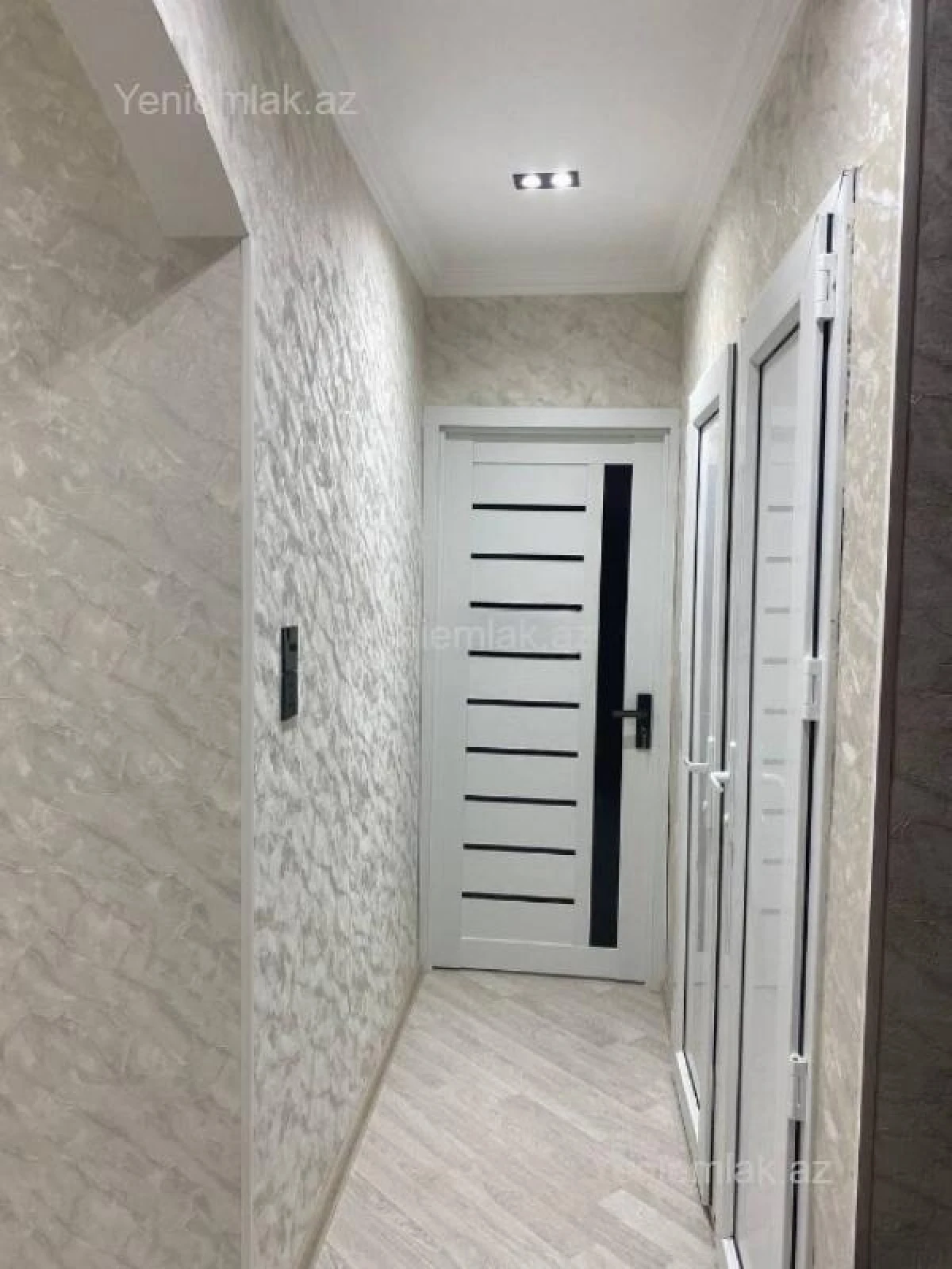 Satılır 2 otaqlı köhnə tikili 70 m²
