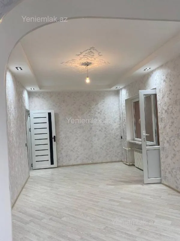 Satılır 2 otaqlı köhnə tikili 70 m²