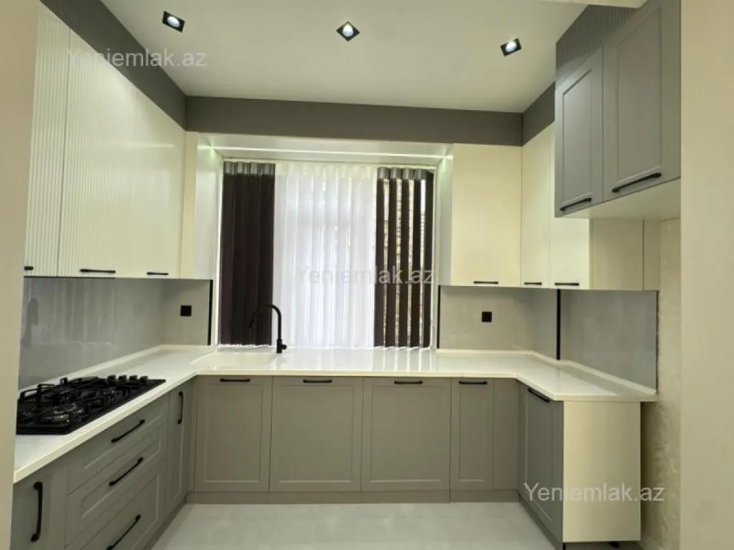 Satılır 3 otaqlı yeni tikili 90 m²