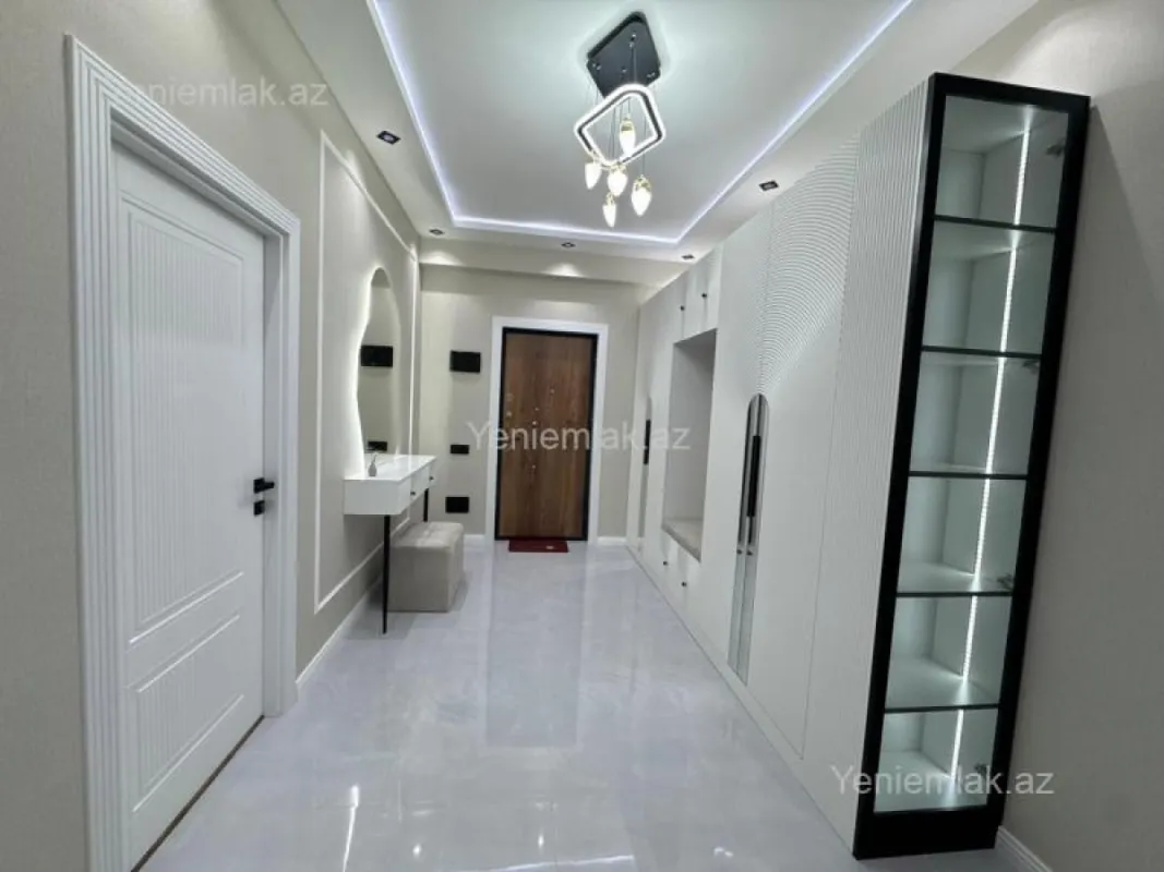 Satılır 3 otaqlı yeni tikili 90 m²