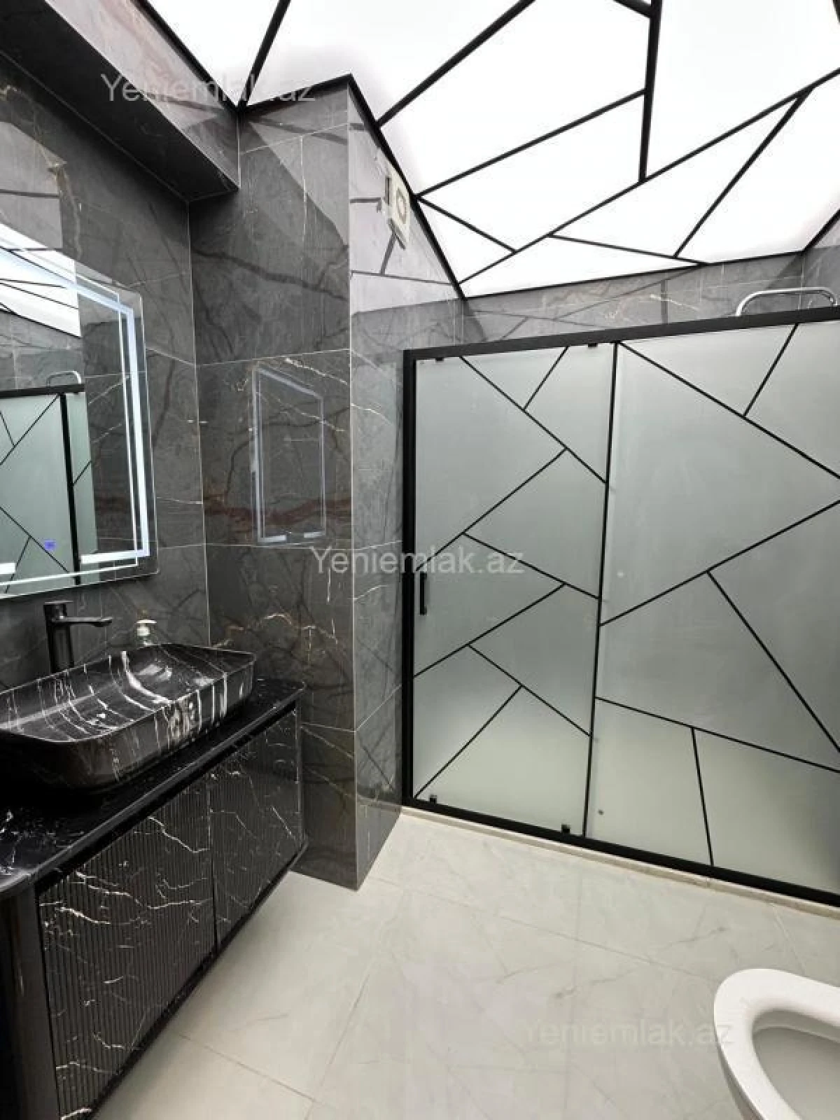 Satılır 3 otaqlı yeni tikili 75 m²