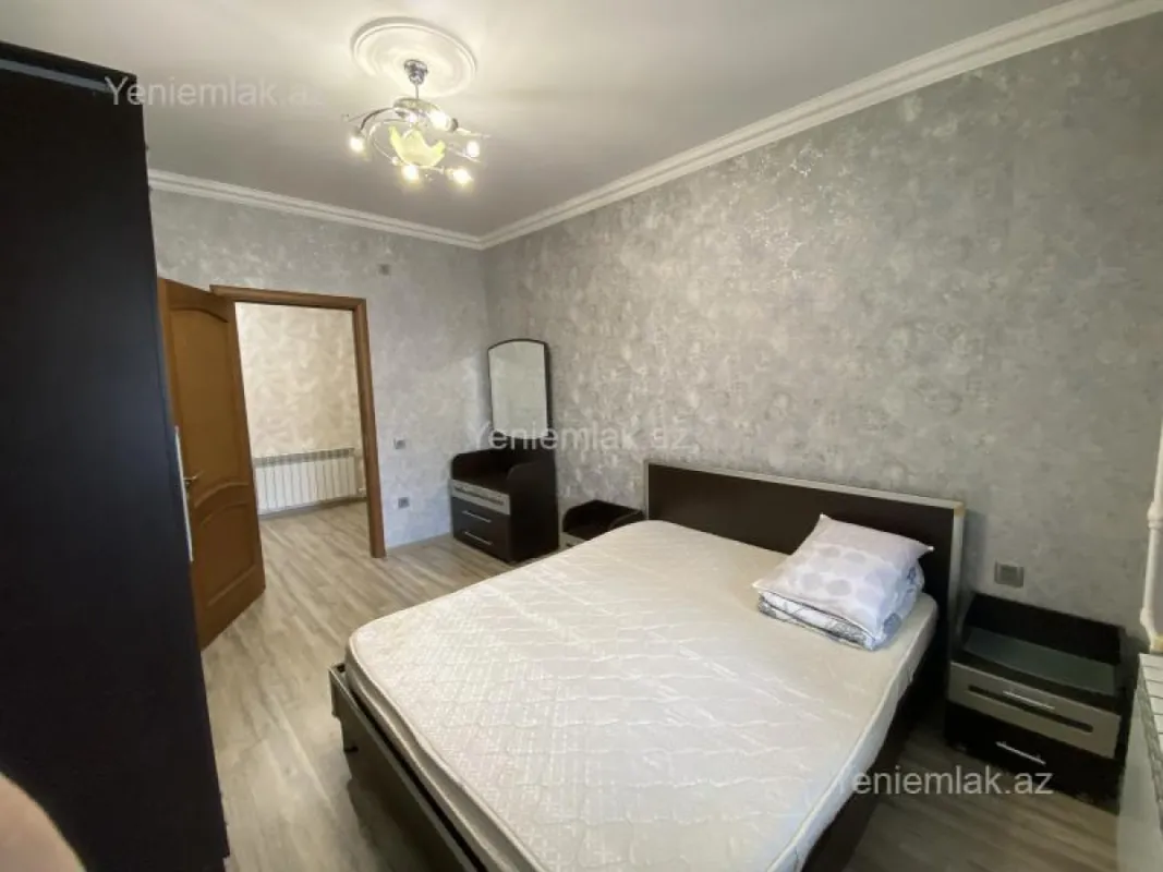 Satılır 2 otaqlı köhnə tikili 70 m²