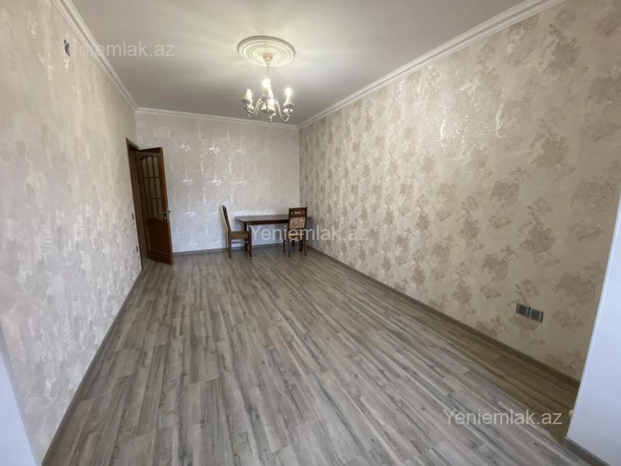 Satılır 2 otaqlı köhnə tikili 70 m²