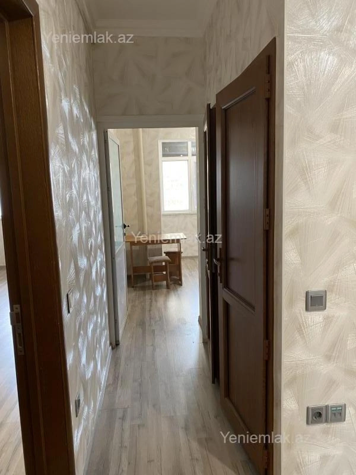Satılır 2 otaqlı köhnə tikili 70 m²
