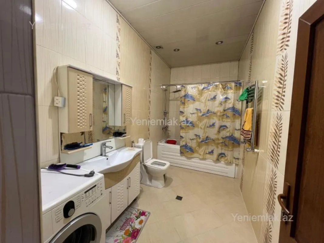 Satılır 9 otaqlı həyət evi 351.9 m²