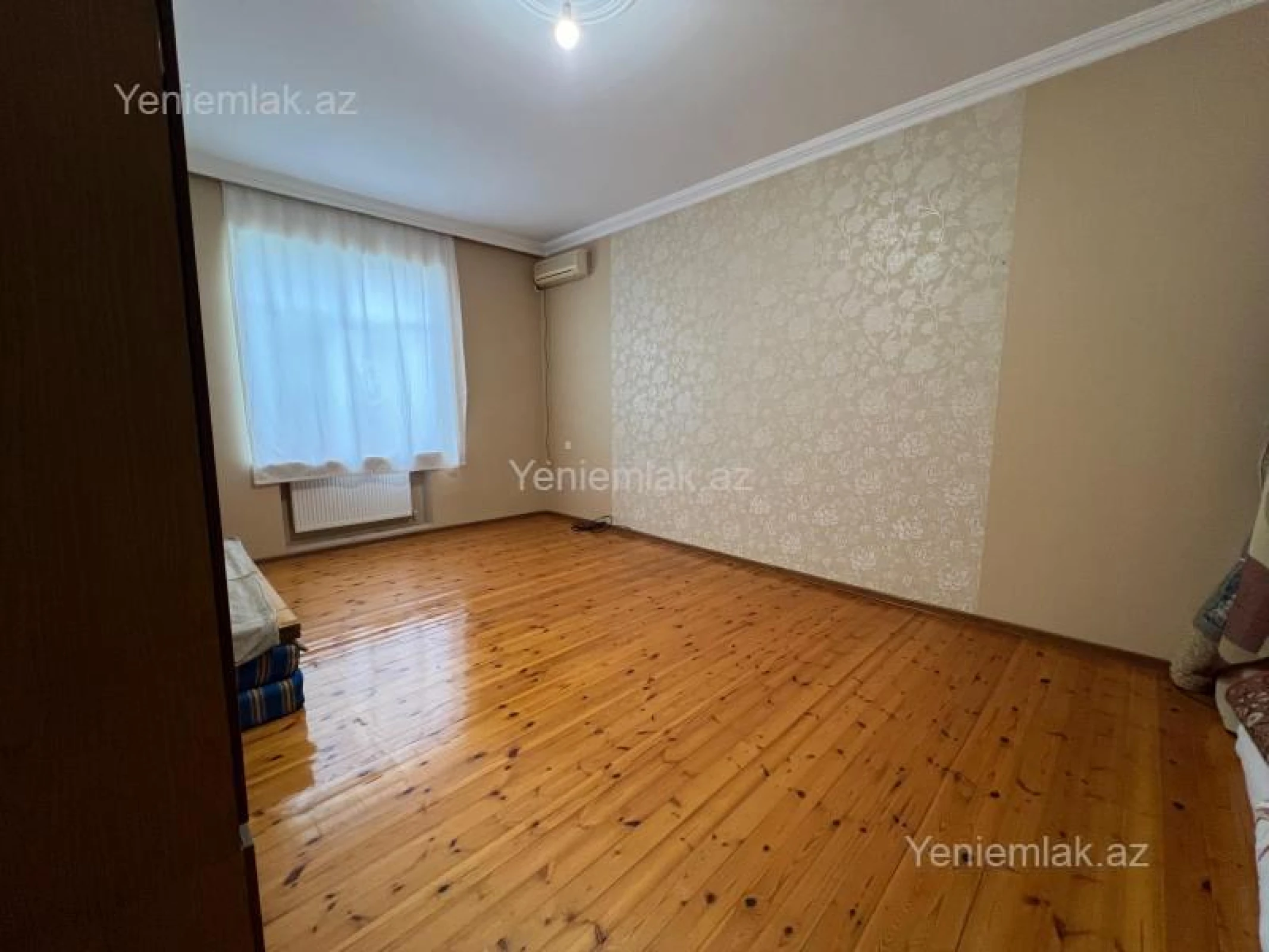 Satılır 9 otaqlı həyət evi 351.9 m²