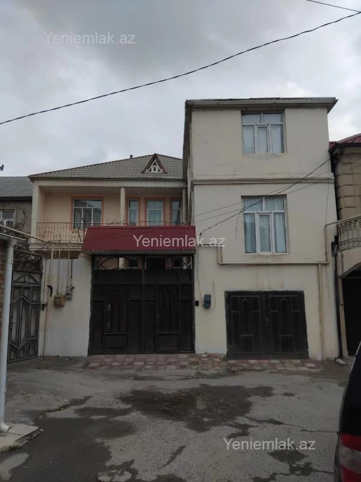 Satılır 9 otaqlı həyət evi 351.9 m²