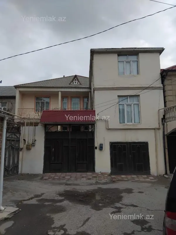 Satılır 9 otaqlı həyət evi 351.9 m²