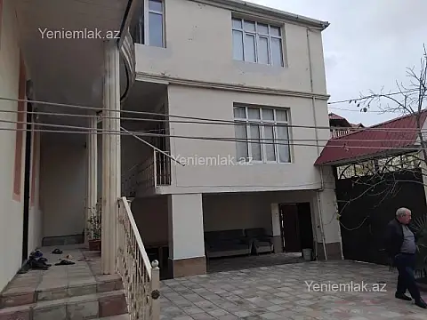 Satılır 9 otaqlı həyət evi 351.9 m²
