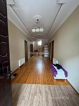 Satılır 9 otaqlı həyət evi 351.9 m²