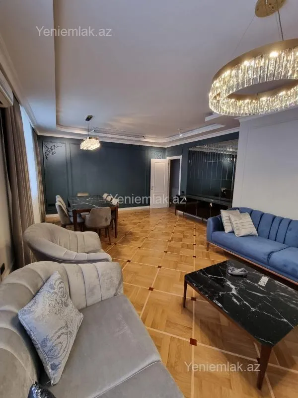Satılır 3 otaqlı yeni tikili 130 m²