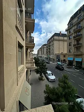 Satılır 4 otaqlı yeni tikili 160 m²