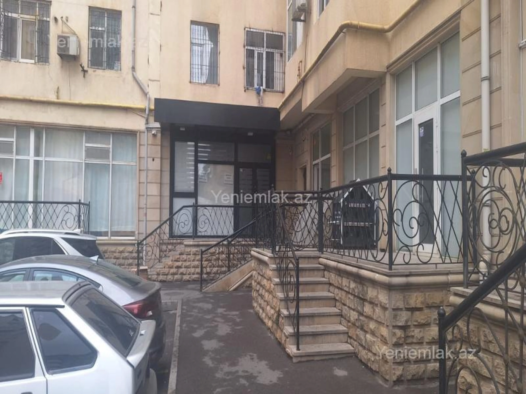 Satılır 6 otaqlı obyekt 300 m²