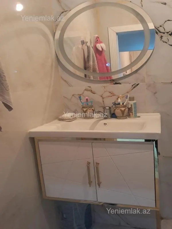 Satılır 4 otaqlı köhnə tikili 90 m²