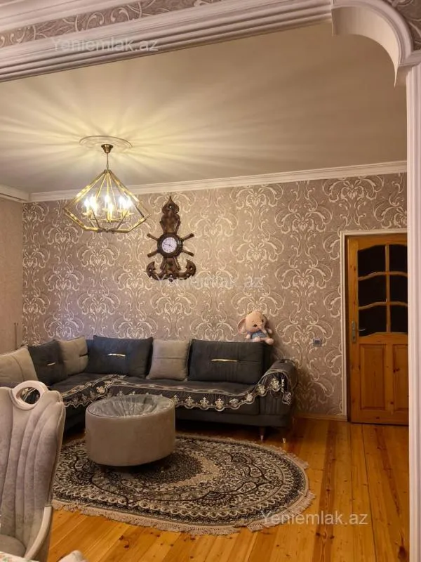 Satılır 5 otaqlı köhnə tikili 120 m²