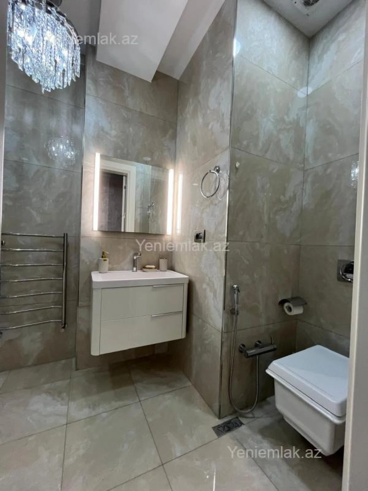 Satılır 3 otaqlı yeni tikili 150 m²