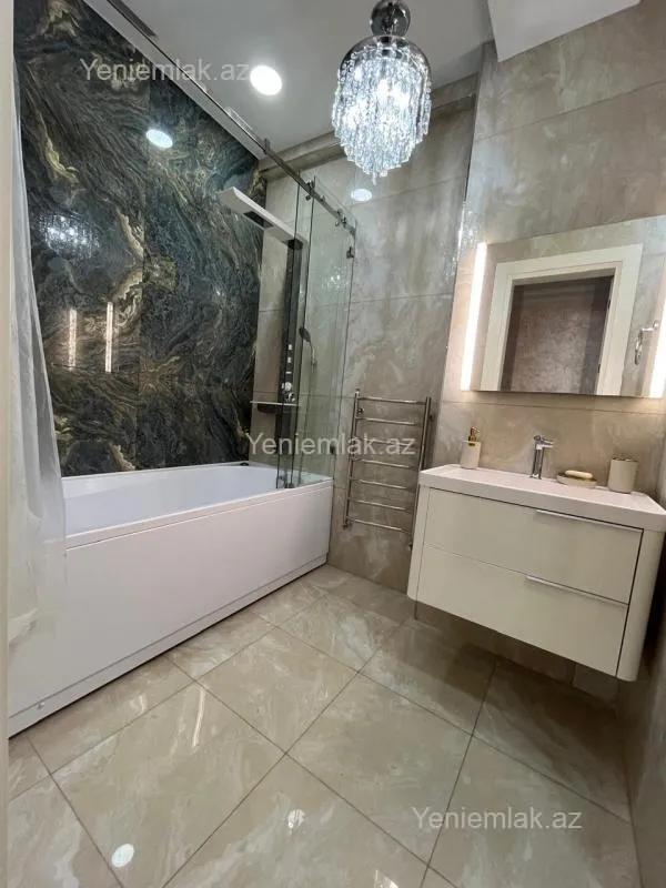 Satılır 3 otaqlı yeni tikili 150 m²