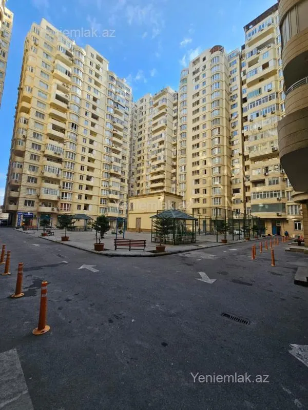 Satılır 3 otaqlı yeni tikili 105 m²