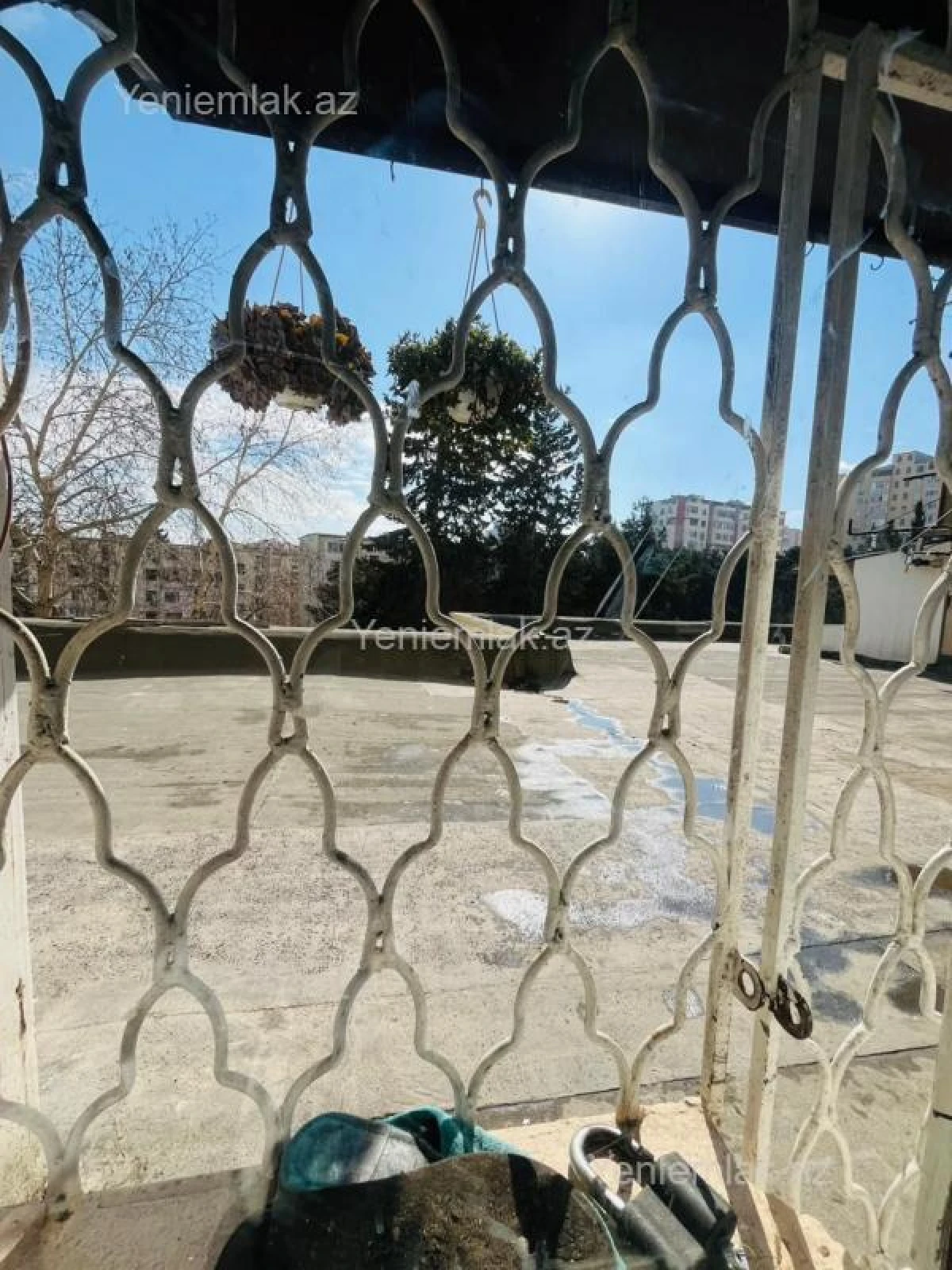 Satılır 4 otaqlı köhnə tikili 85 m²