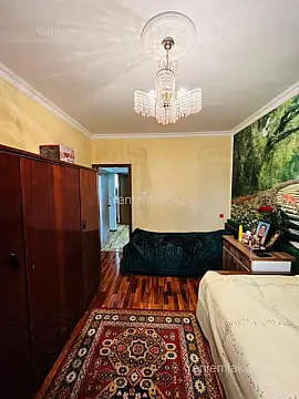Satılır 4 otaqlı köhnə tikili 85 m²