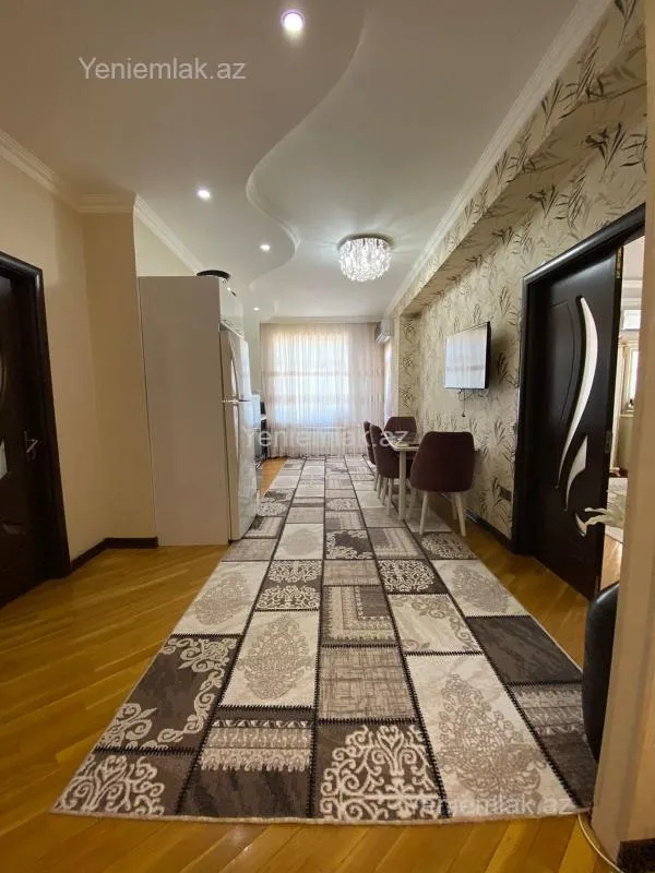 Satılır 4 otaqlı yeni tikili 135 m²