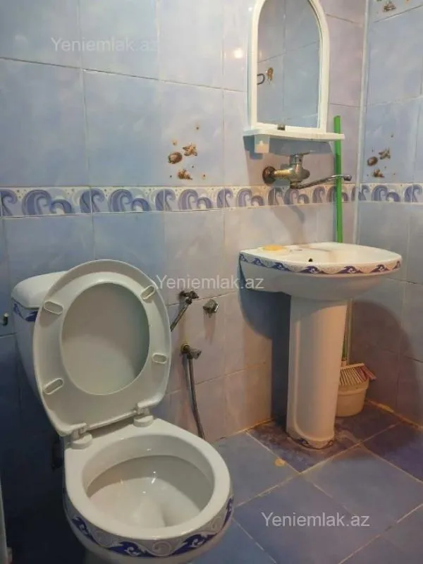 Satılır 3 otaqlı köhnə tikili 90 m²