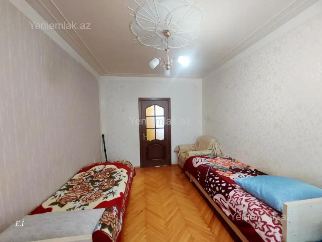 Satılır 3 otaqlı köhnə tikili 72 m²