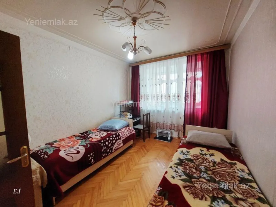 Satılır 3 otaqlı köhnə tikili 72 m²