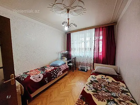 Satılır 3 otaqlı köhnə tikili 72 m²