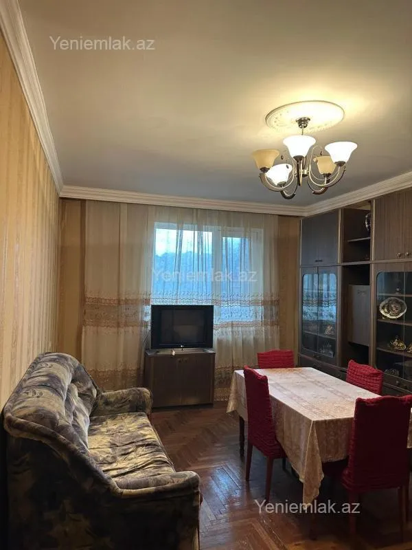 Satılır 3 otaqlı köhnə tikili 70 m²