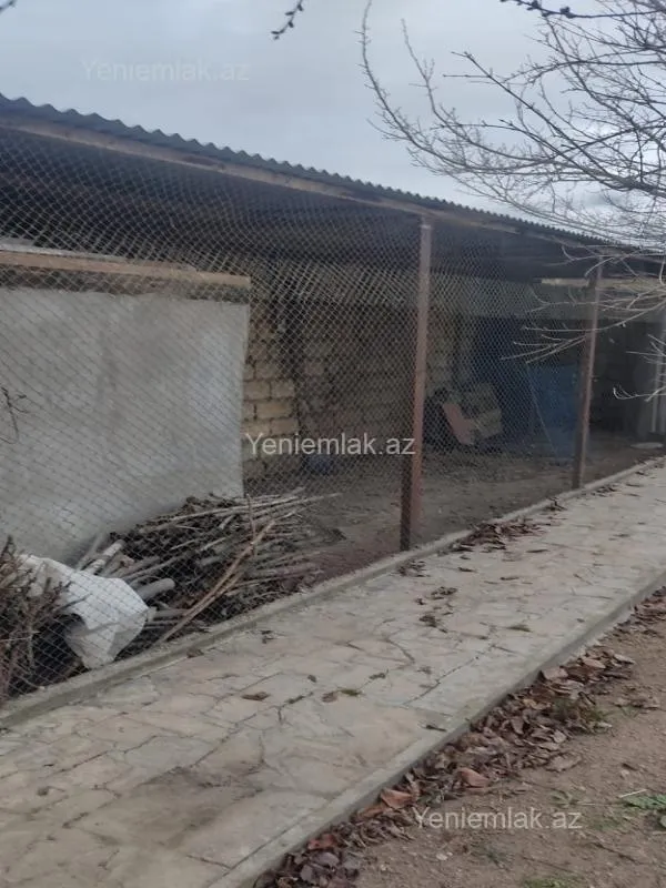 Satılır 4 otaqlı həyət evi 140 m²