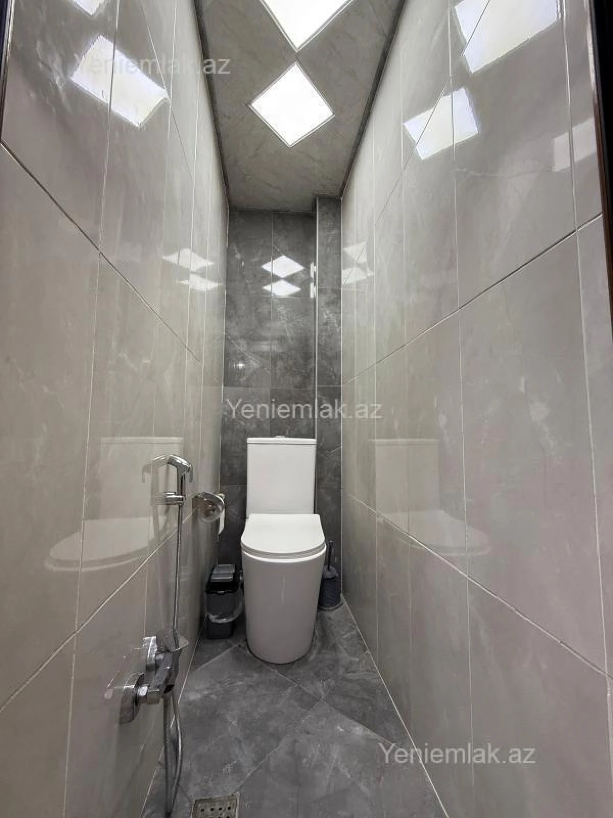 Satılır 3 otaqlı köhnə tikili 85 m²