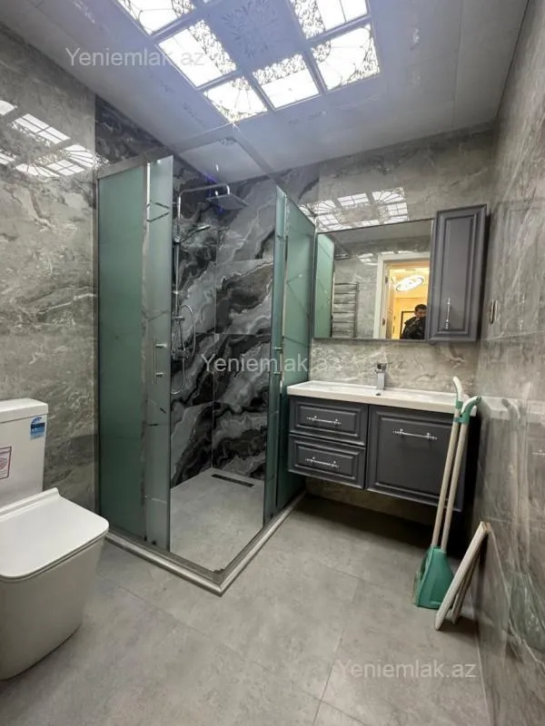 Satılır 3 otaqlı köhnə tikili 92 m²