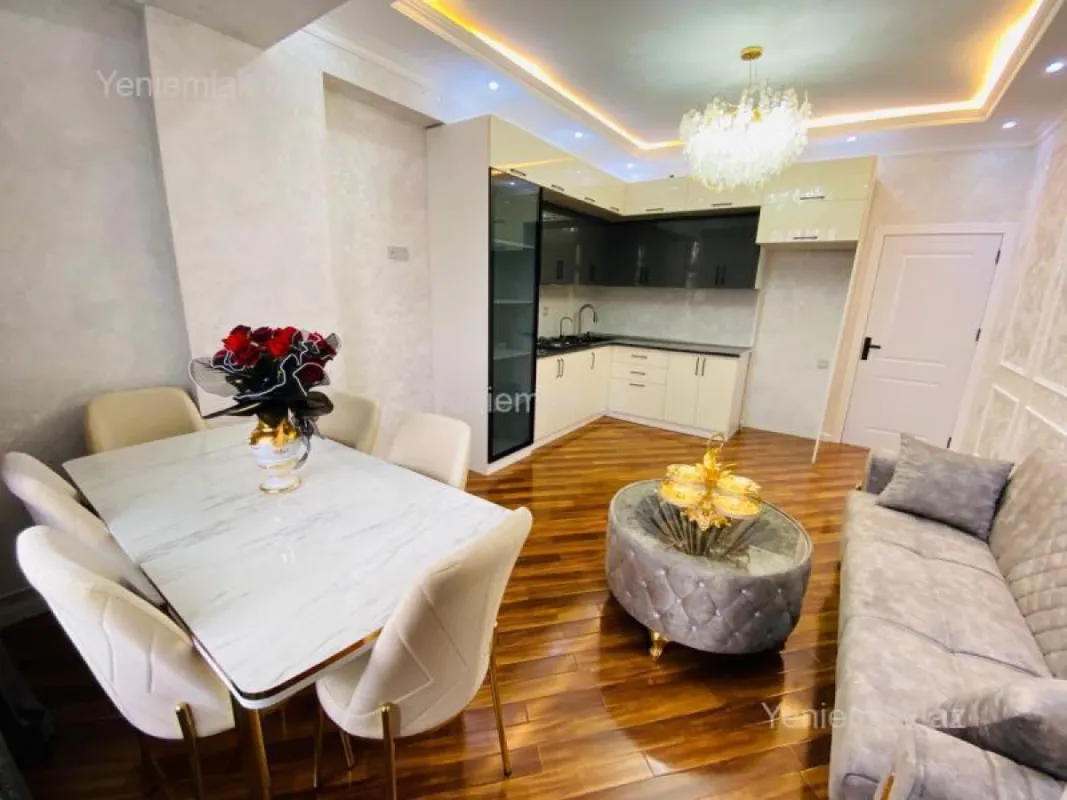 Satılır 3 otaqlı yeni tikili 80 m²