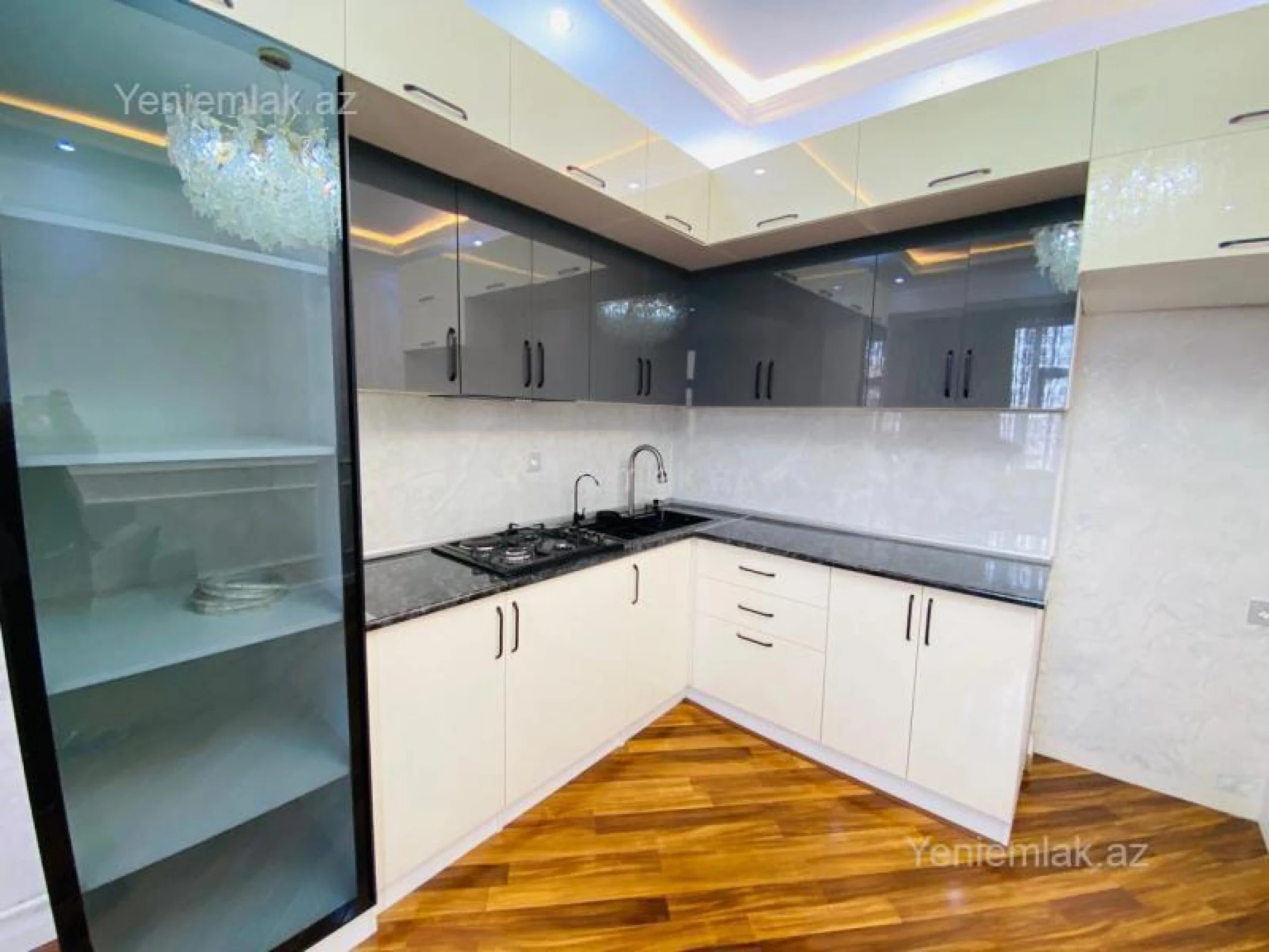 Satılır 3 otaqlı yeni tikili 80 m²