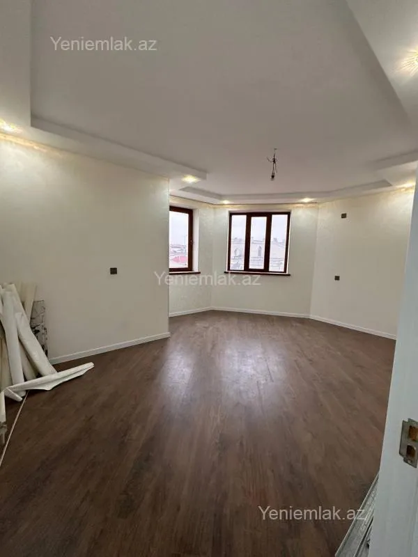 Satılır 3 otaqlı yeni tikili 76 m²