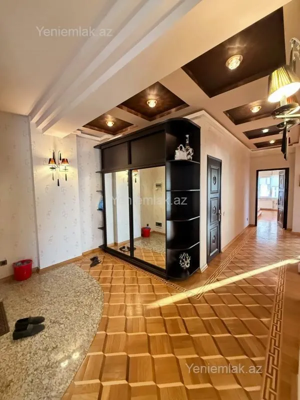 Satılır 4 otaqlı yeni tikili 185 m²