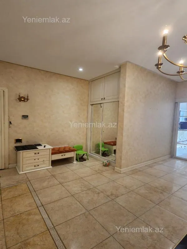 Satılır 4 otaqlı yeni tikili 190 m²