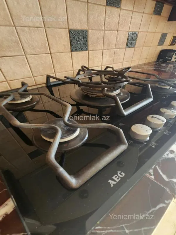 Satılır 4 otaqlı yeni tikili 190 m²