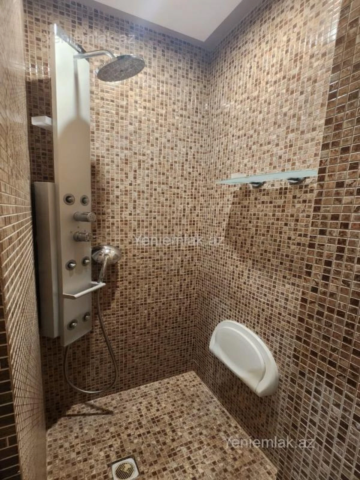 Satılır 4 otaqlı yeni tikili 190 m²